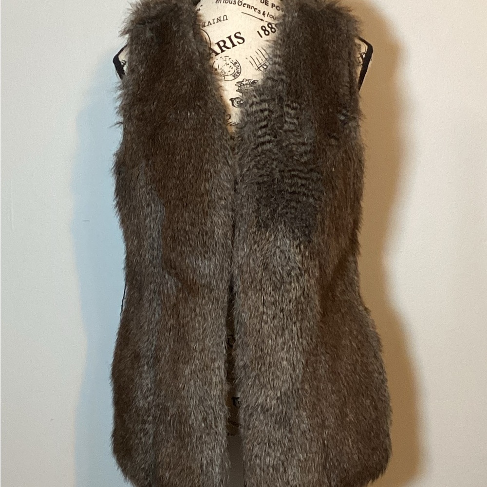 REVUE WOMEN’S GREY/BROWN FAUX FUR LINED V NECK VEST w/POCKETS SIZE MEDIUM